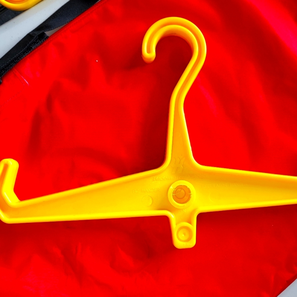 BCD or heavy vest gear hanger